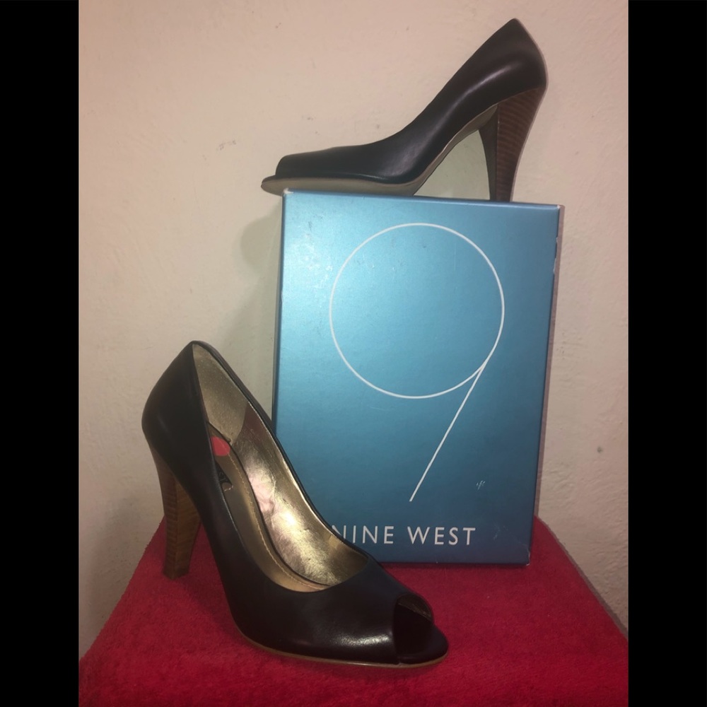 Nine West 9M Black Leather High Heel Peek Toe Pump